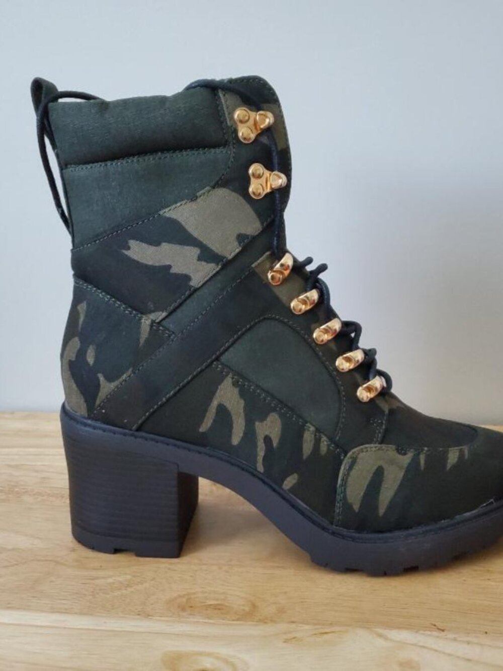 Comando Couture! - Picture 4 of 4